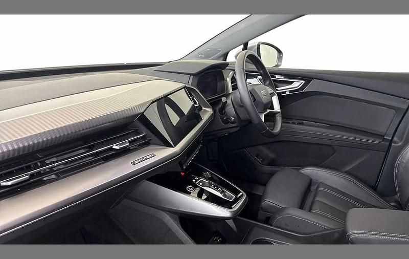 Used Audi Q4 e-tron Sport 125 kW (170 HP) 2022 Silver SUV