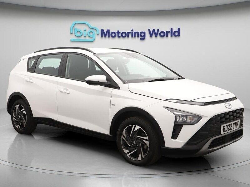 White Used 2022 Hyundai Bayon SE SUV | £13,300 (Good price) - Image 1/4
