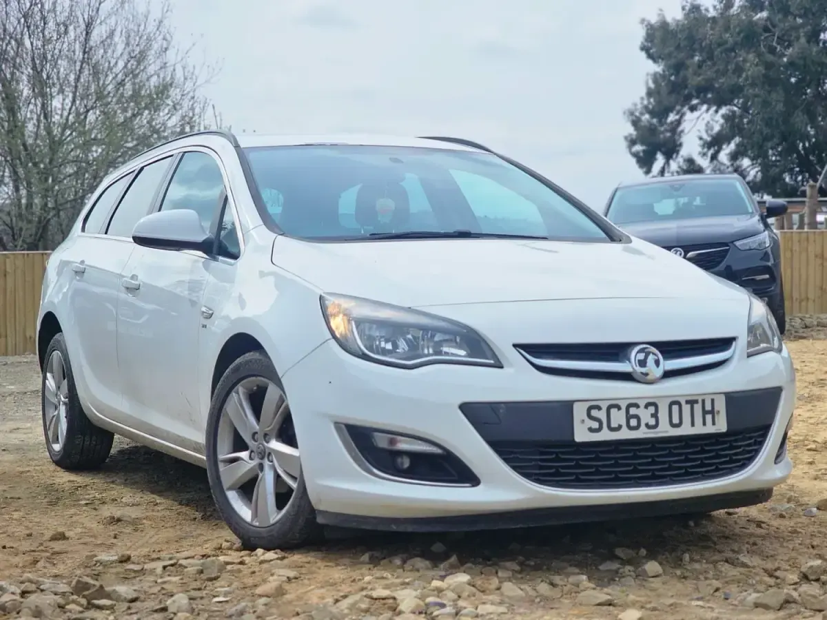 Używany Vauxhall Astra SRi 2014 Biały Kombi