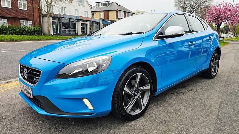 Used Volvo V40 R-Design 150 HP (110 kW) 2014 Blue Hatchback