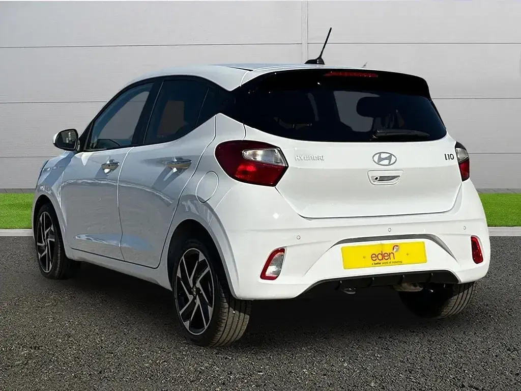 Used Hyundai i10 Premium 79 HP (58 kW) 2026 White Hatchback
