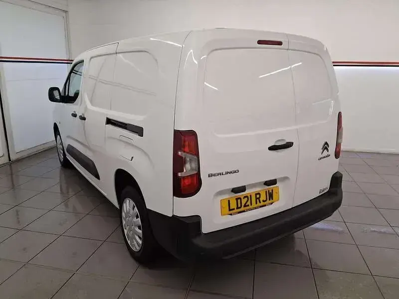 Used Citroën Berlingo 100 HP (73 kW) 2021 White MPV