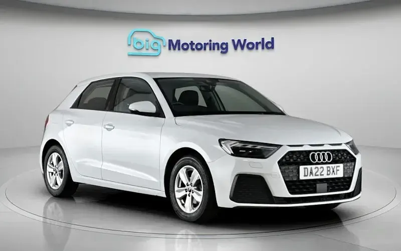 Used Audi A1 Sportback 95 HP (69 kW) 2022 White Hatchback