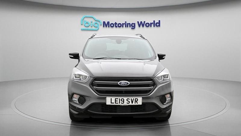 Usado Ford Kuga ST-Line 150 HP (110 kW) 2019 Cinzento SUV
