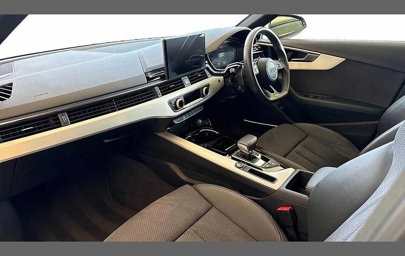 Used Audi A4 S-Line 161 HP (118 kW) 2023 Grey Estate