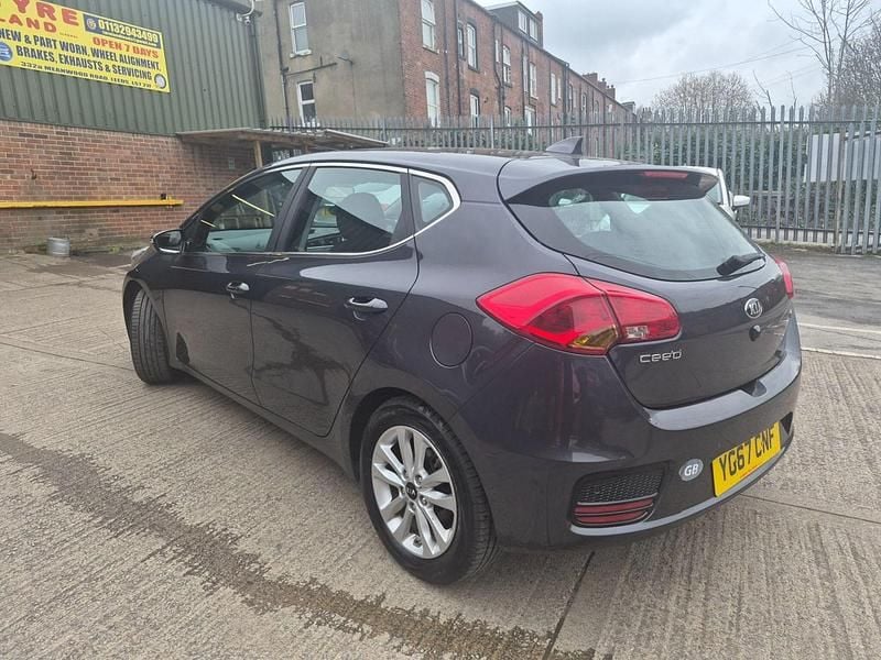 Used Kia Ceed 2017 Silver Hatchback