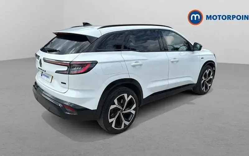 Used Renault Austral Iconic Esprit Alpine 200 HP (147 kW) 2023 White SUV