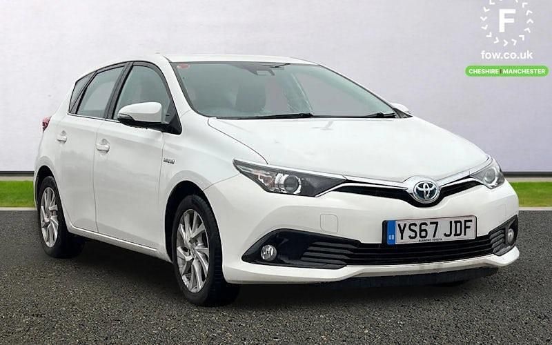 White Used 2018 Toyota Auris Hybrid Hatchback | £12,999 (Fair price) - Image 1/4