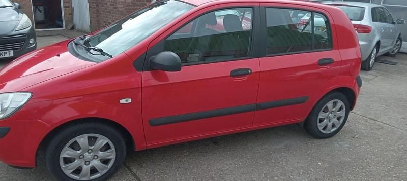 Used Hyundai Getz 62 HP (45 kW) 2007 Red Hatchback