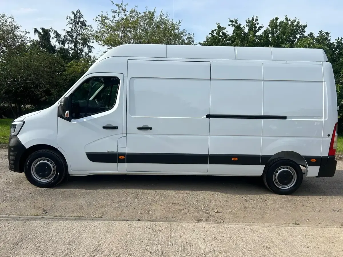 Used Renault Master Business 2022 White MPV