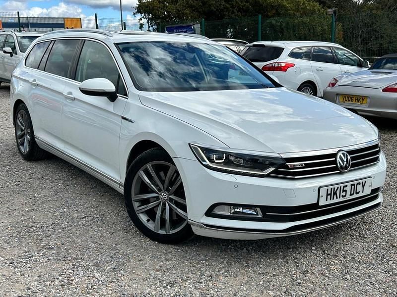 White Used 2015 VW Passat GT Estate | £10,995 (Fair price) - Image 1/4