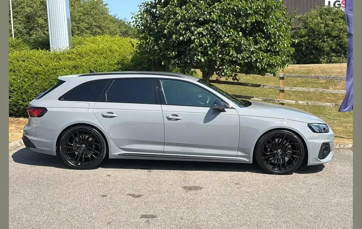 Used Audi RS4 Design 444 HP (326 kW) 2023 Black Estate