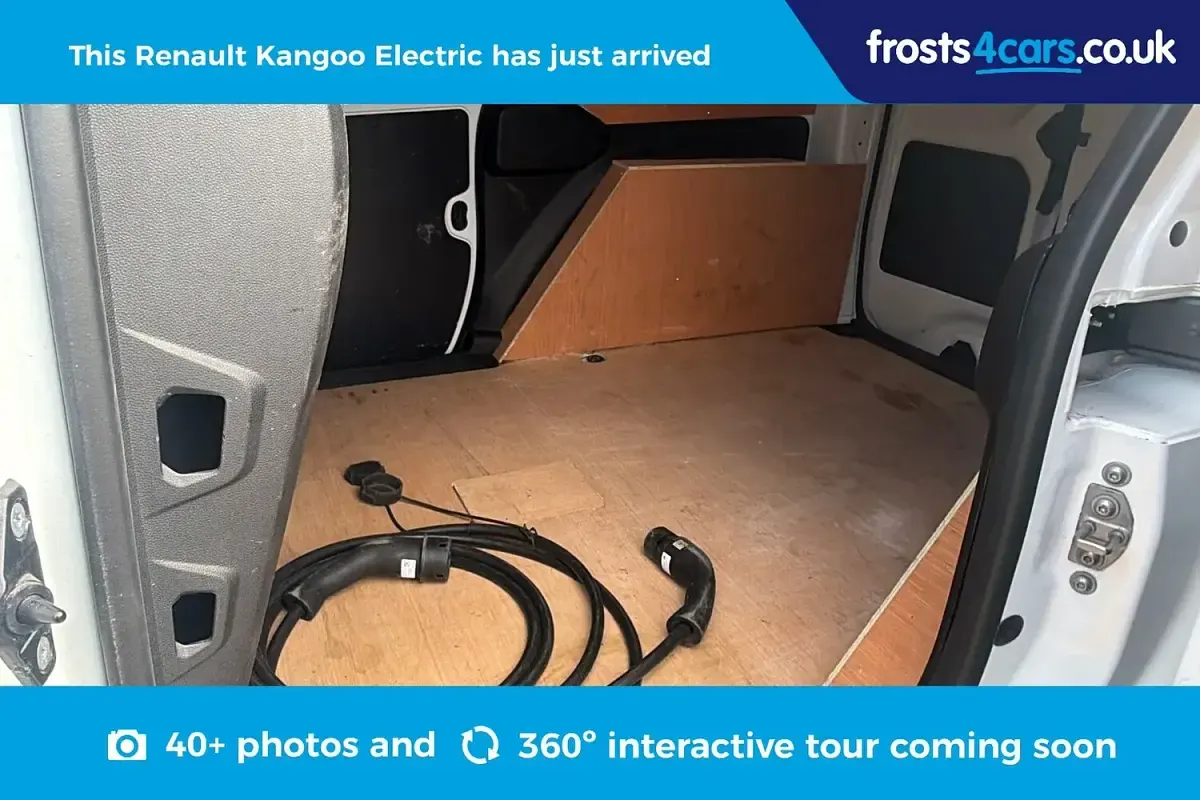 Used Renault Kangoo 89 kW (122 HP) 2024 White MPV