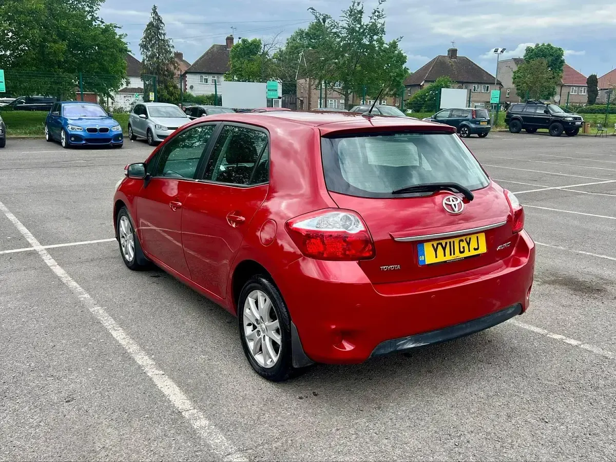 Used Toyota Auris 2011 Red Hatchback