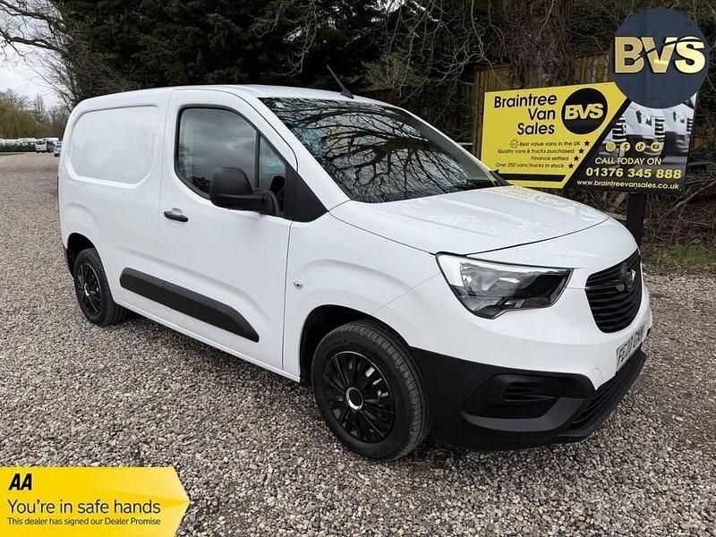 Used Vauxhall Combo Edition 75 HP (55 kW) 2020 White Van