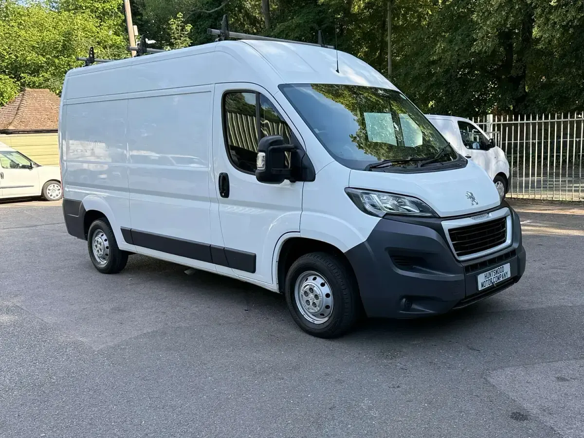 Used Peugeot Boxer 130 HP (95 kW) 2017 White Van