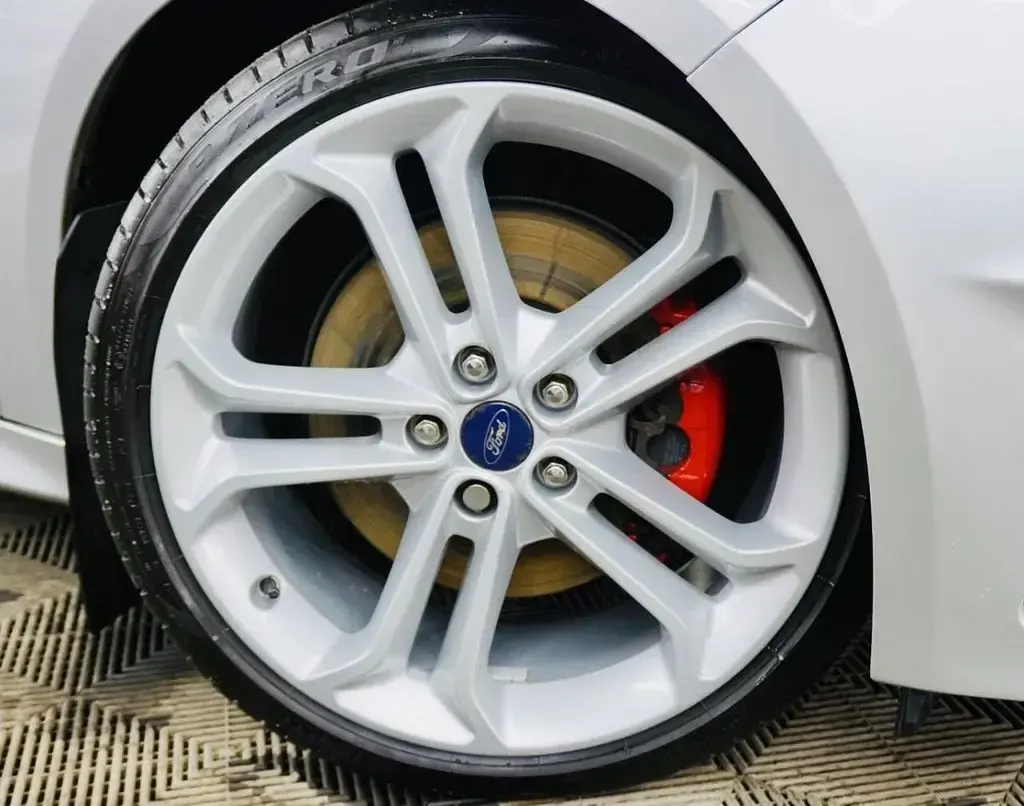 Used Ford Focus ST 250 HP (183 kW) 2016 Silver Estate