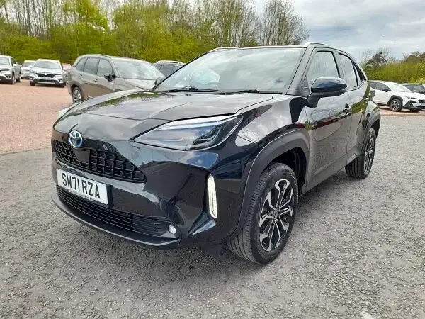 Usado Toyota Yaris Hybrid Design 2022 Negro Utilitario