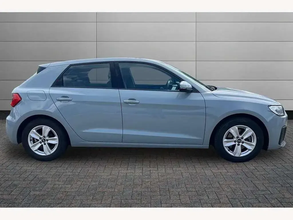Used Audi A1 Design 108 HP (79 kW) 2023 Grey SUV