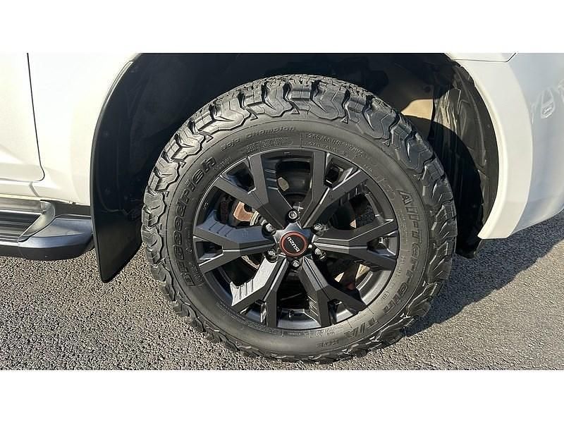 Used Isuzu D-Max 163 HP (119 kW) 2023 White Pickup