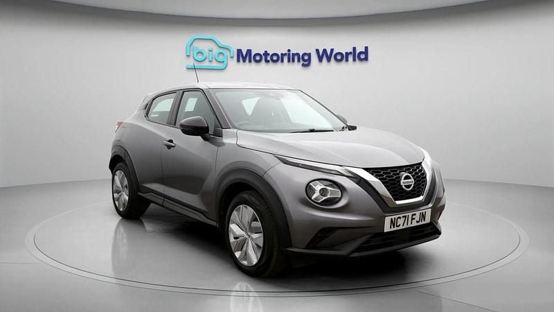 Used Nissan Juke Acenta 113 HP (83 kW) 2022 Grey SUV