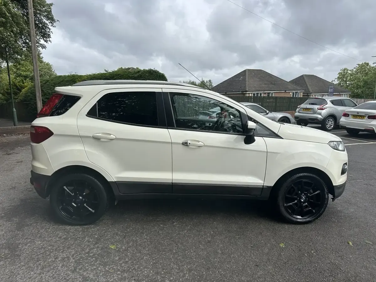 Used Ford Ecosport Titanium 2015 White SUV