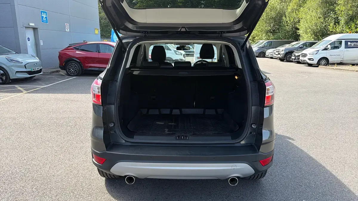 Used Ford Kuga Titanium 150 HP (110 kW) 2018 Grey SUV