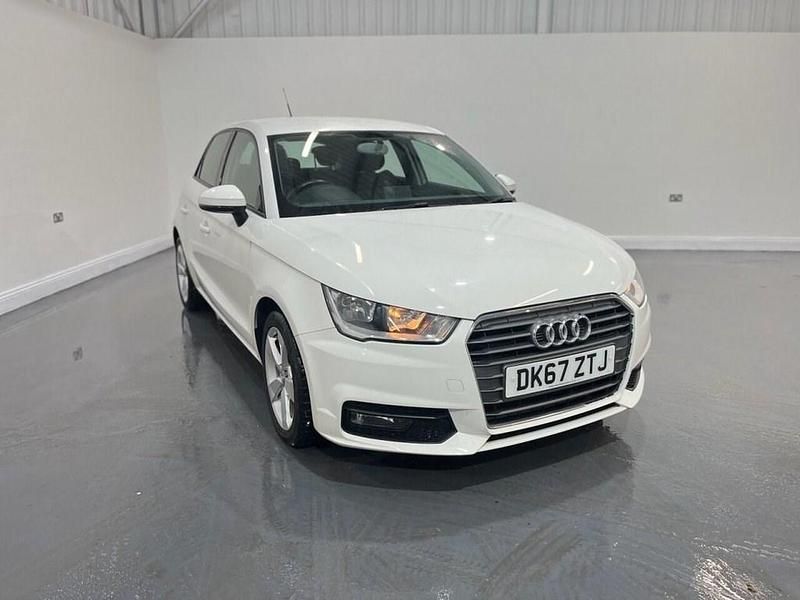 Used Audi A1 Sportback Sport 125 HP (91 kW) 2017 White Hatchback
