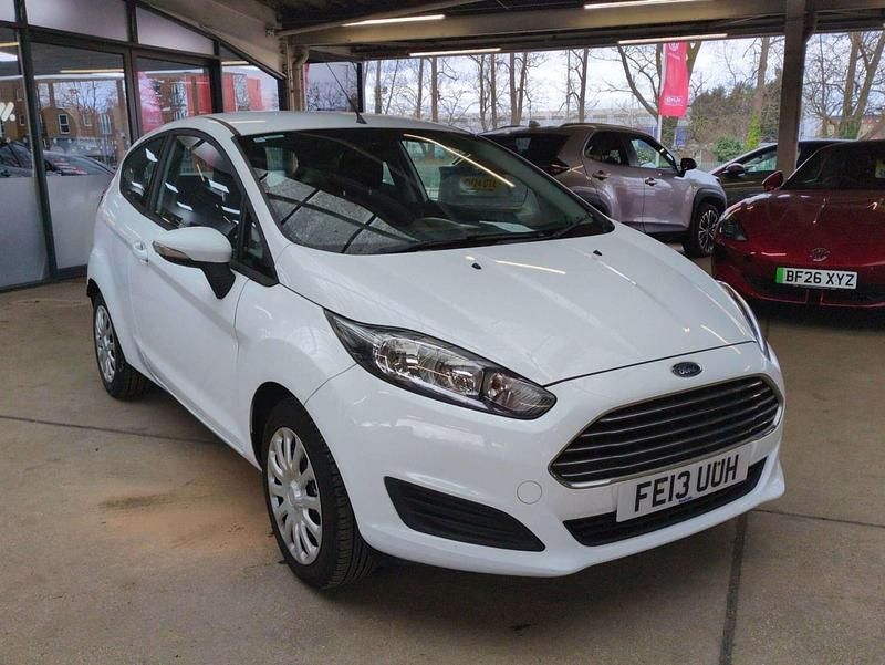 Used Ford Fiesta Style 82 HP (60 kW) 2013 White Hatchback