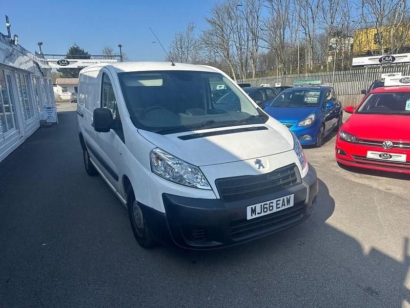 White Used 2016 Peugeot Expert Van | £6,995 (Good price) - Image 1/4
