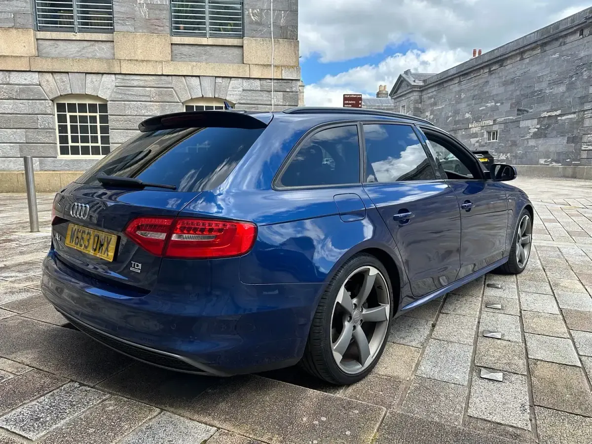 Used Audi A4 Black Edition 177 HP (130 kW) 2013 Blue Estate