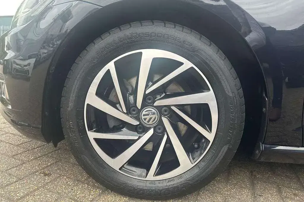 Używany VW Golf VII Edition 130 KM (95 kW) 2020 Czarny Hatchback
