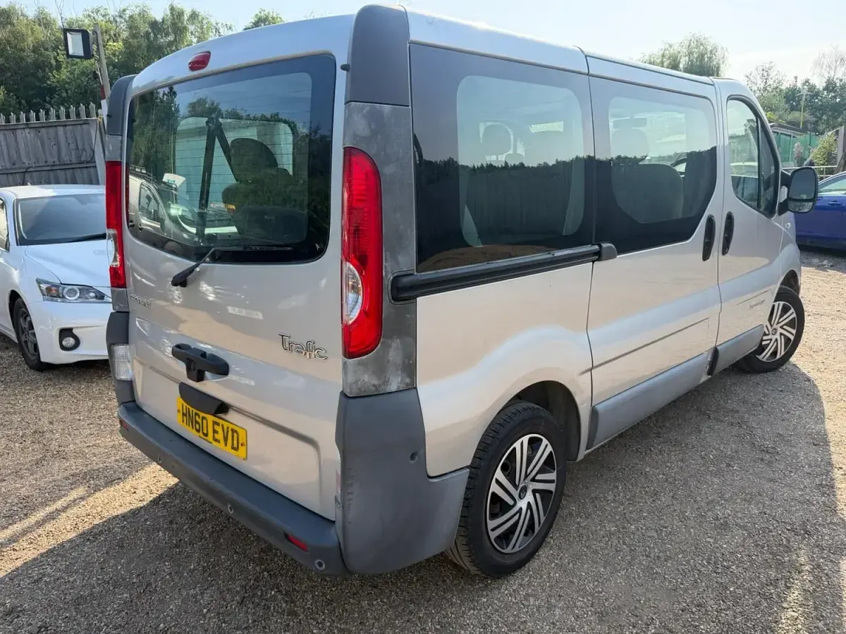 Used Renault Trafic 115 HP (84 kW) 2010 Silver MPV