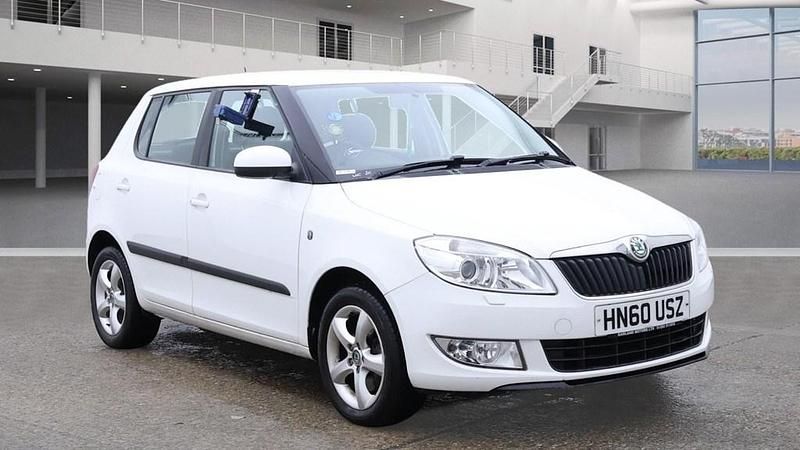 Used Skoda Fabia SE 105 HP (77 kW) 2011 White Hatchback