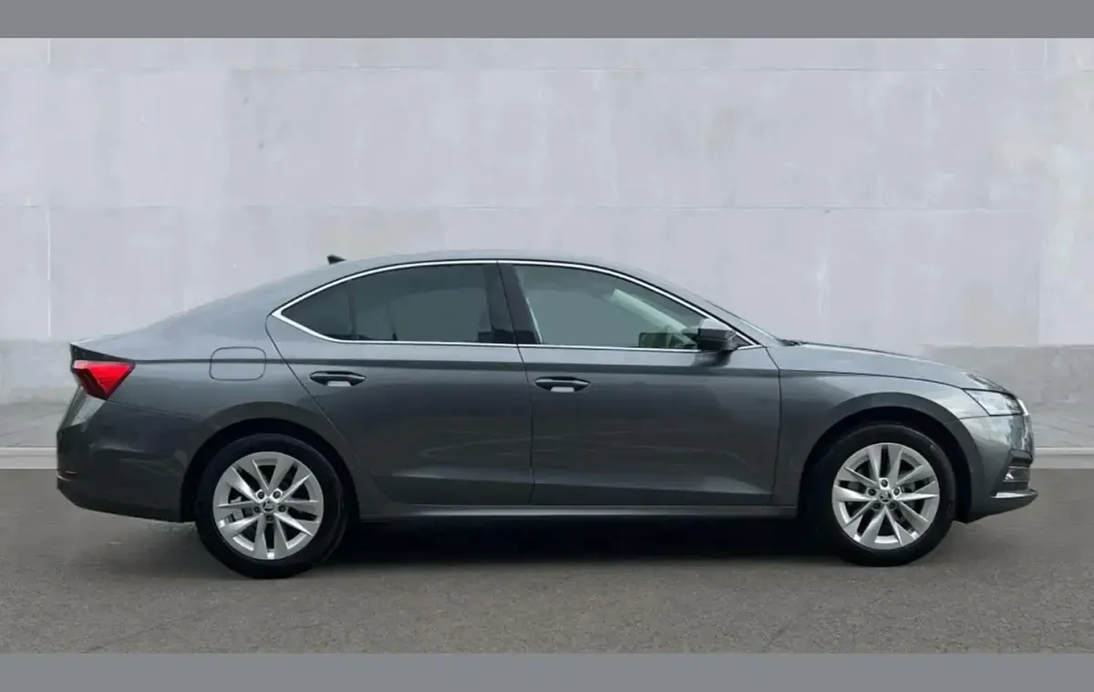 Gebraucht Skoda Octavia SE L 147 PS (108 kW) 2024 Grau Kleinwagen