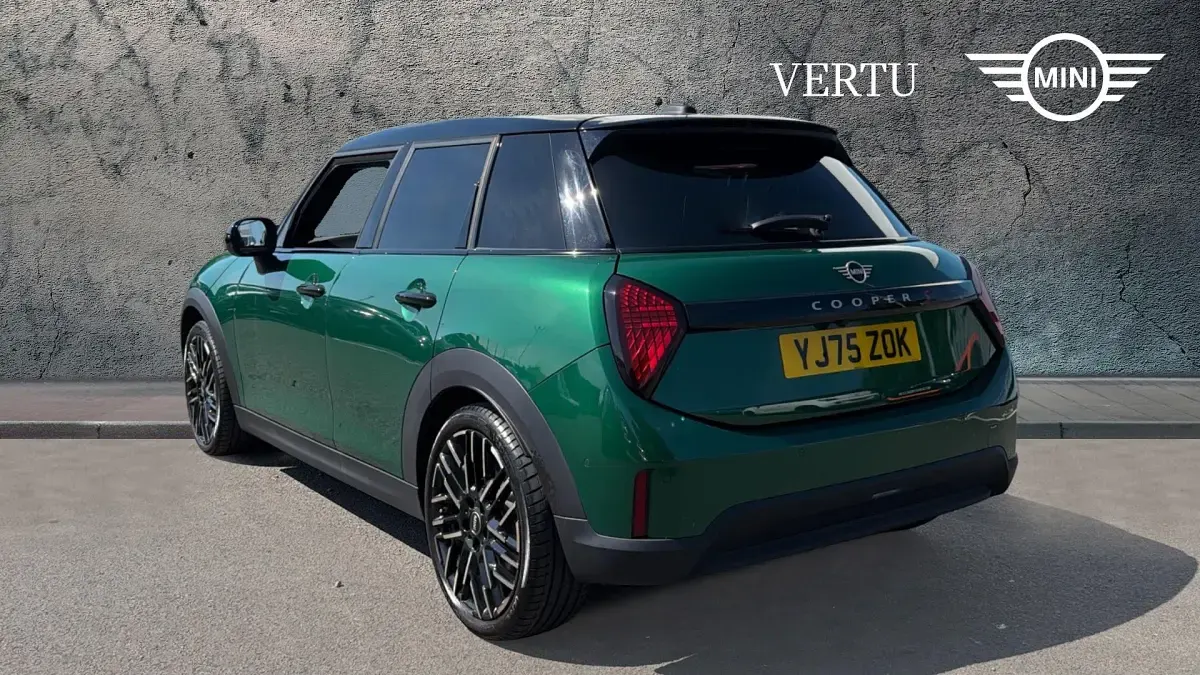 Used Mini Cooper Exclusive 150 kW (204 HP) 2026 British racing green iv Hatchback