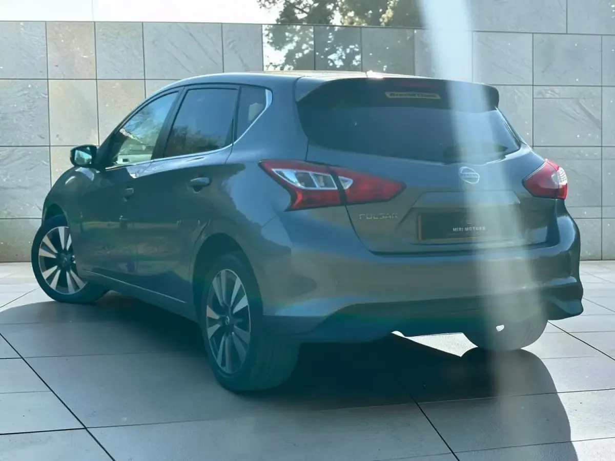Used Nissan Pulsar Tekna 115 HP (84 kW) 2015 Grey Hatchback