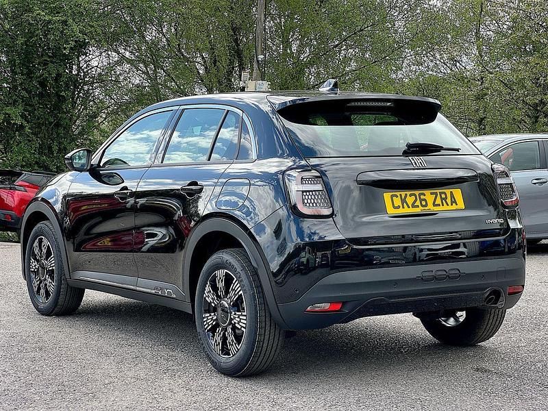 Nowe Fiat 600 S 99 KM (72 kW) 2026 Czarny SUV