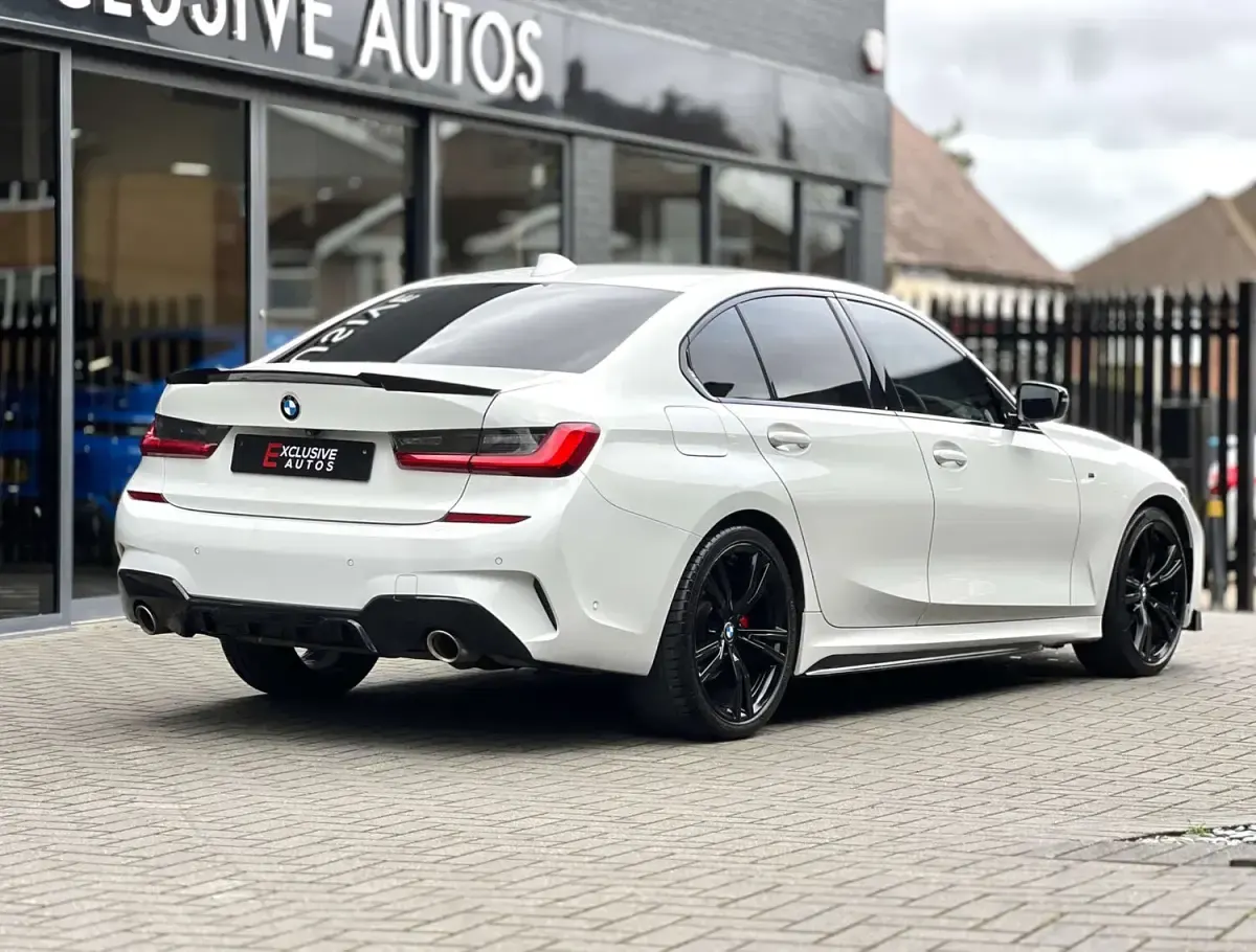 Używany BMW 320 M Sport 184 KM (135 kW) 2020 Biały Sedan/Limuzyna