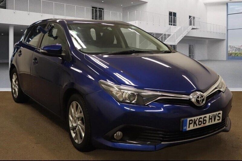 Blue Used 2016 Toyota Auris Business Edition Hatchback | £7,390 (Good price) - Image 1/1