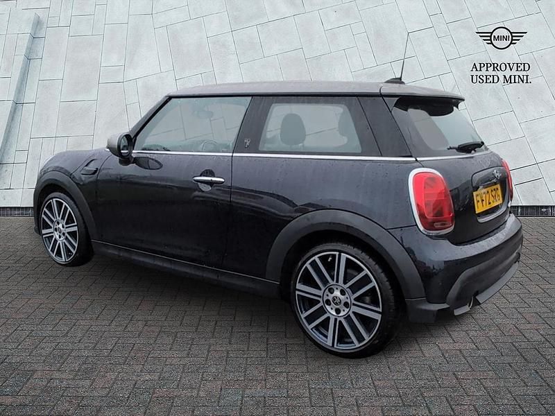 Gebraucht Mini Cooper Exclusive 134 PS (98 kW) 2023 Schwarz Kleinwagen