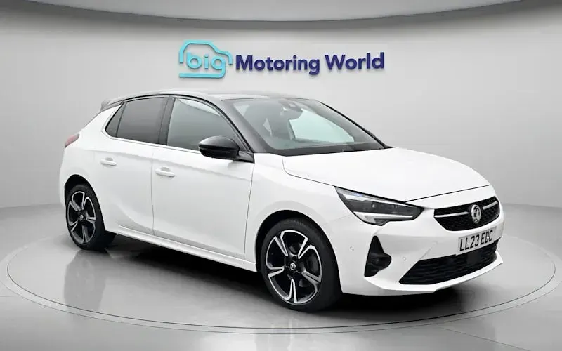 Used Vauxhall Corsa Ultimate 131 HP (96 kW) 2023 White Hatchback