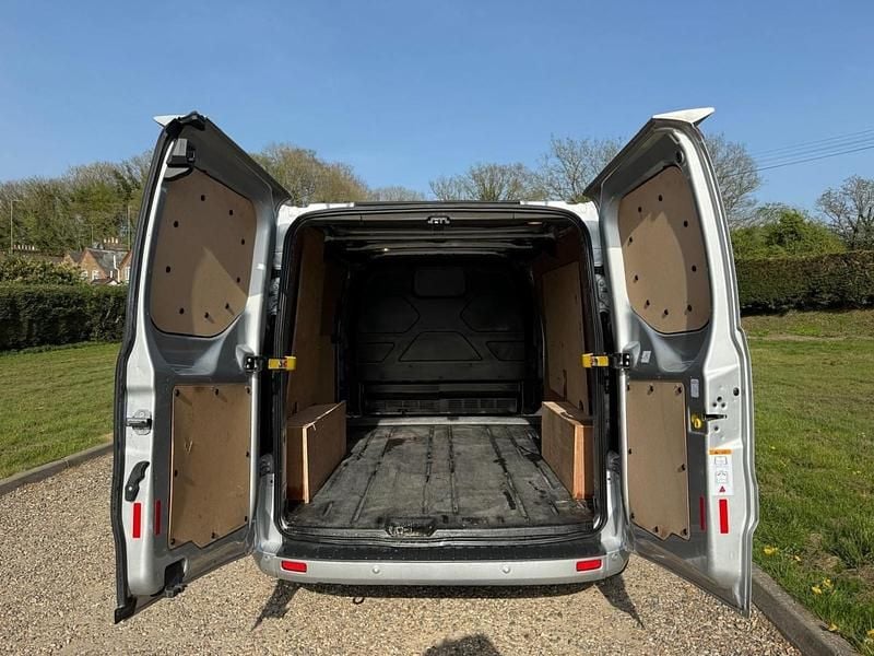 Begagnad Ford Transit Custom Limited 130 HK (95 kW) 2017 Silver Van