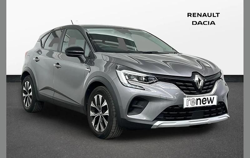 Grey Used 2021 Renault Captur LIMITED SUV | £11,500 (Fair price) - Image 1/4
