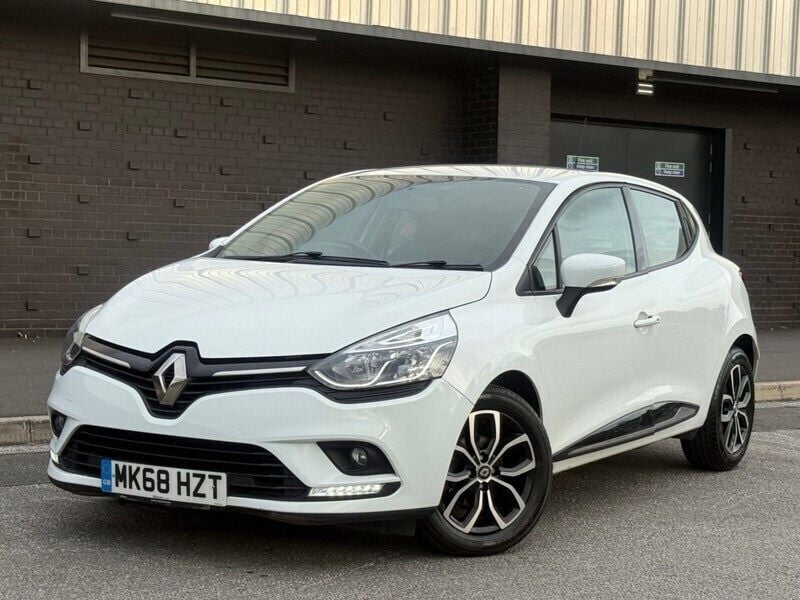 White Used 2018 Renault Clio IV Play Hatchback | £3,999 (Super price) - Image 1/4