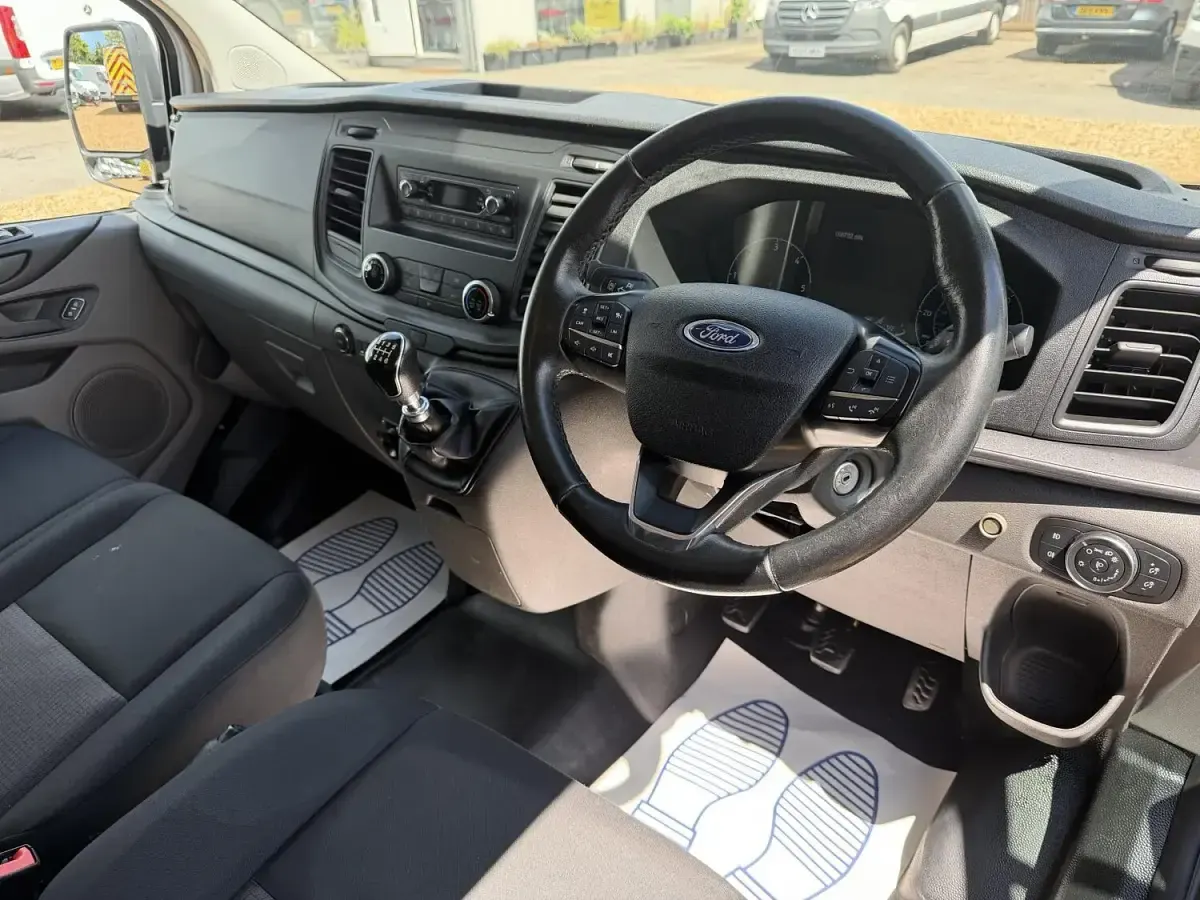 Used Ford Transit Custom 130 HP (95 kW) 2019 White Van