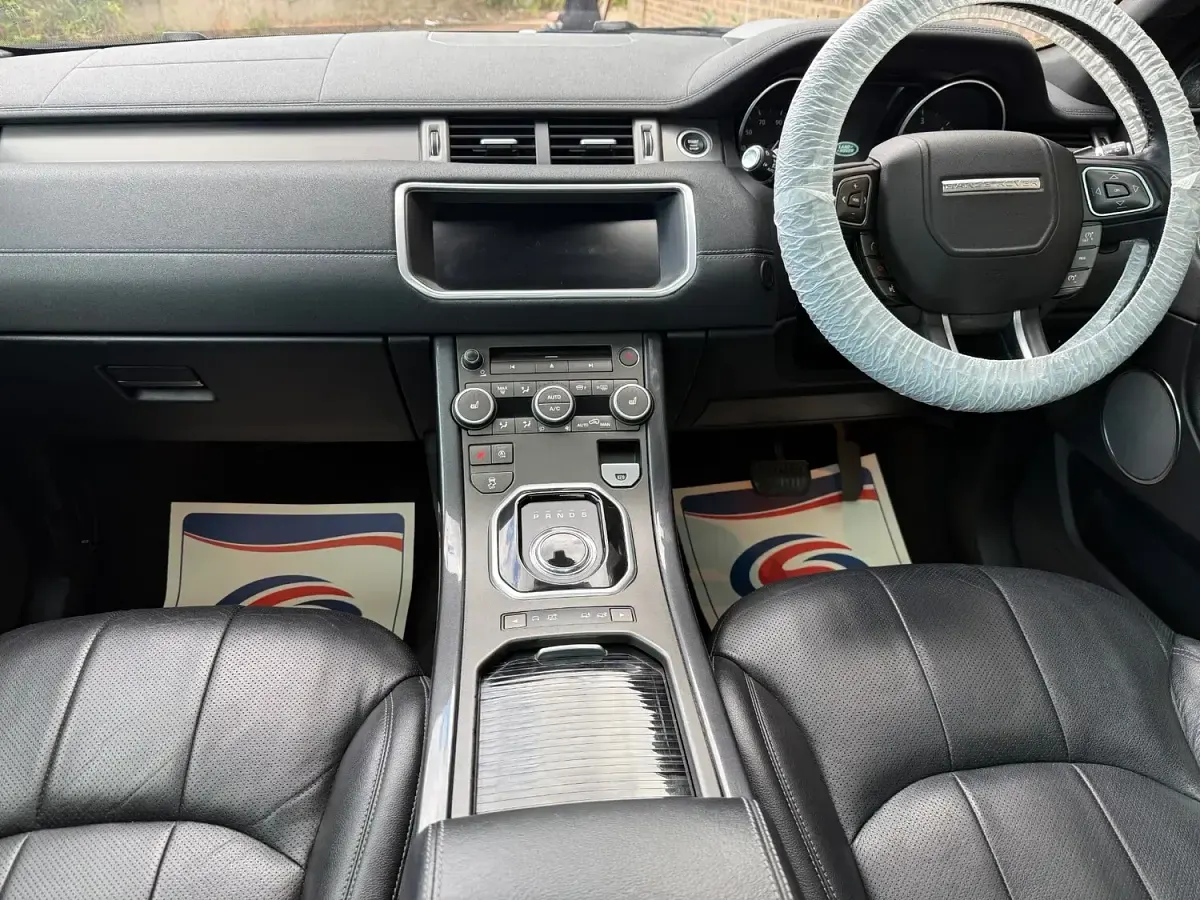 Used Land Rover Range Rover evoque Landmark 2018 White Estate