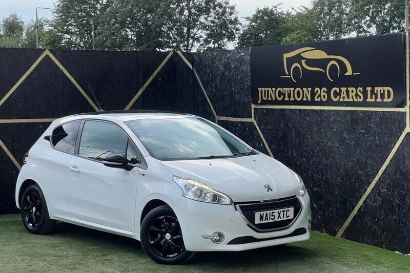 White Used 2015 Peugeot 208 Style Hatchback | £3,795 (Fair price) - Image 1/1