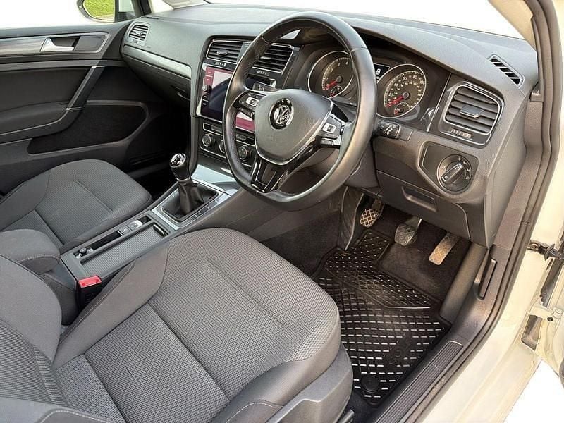 Used VW Golf VII SE 2017 White Hatchback