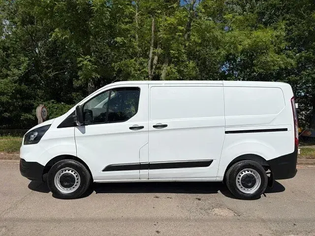 Used Ford Transit Custom 105 HP (77 kW) 2019 White Van